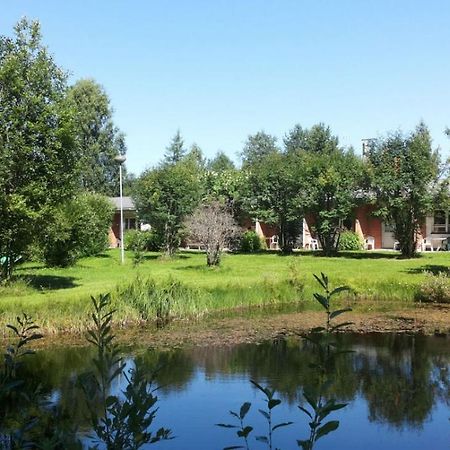 Hotelli Ravintola Tiilikka Раутаваара Экстерьер фото