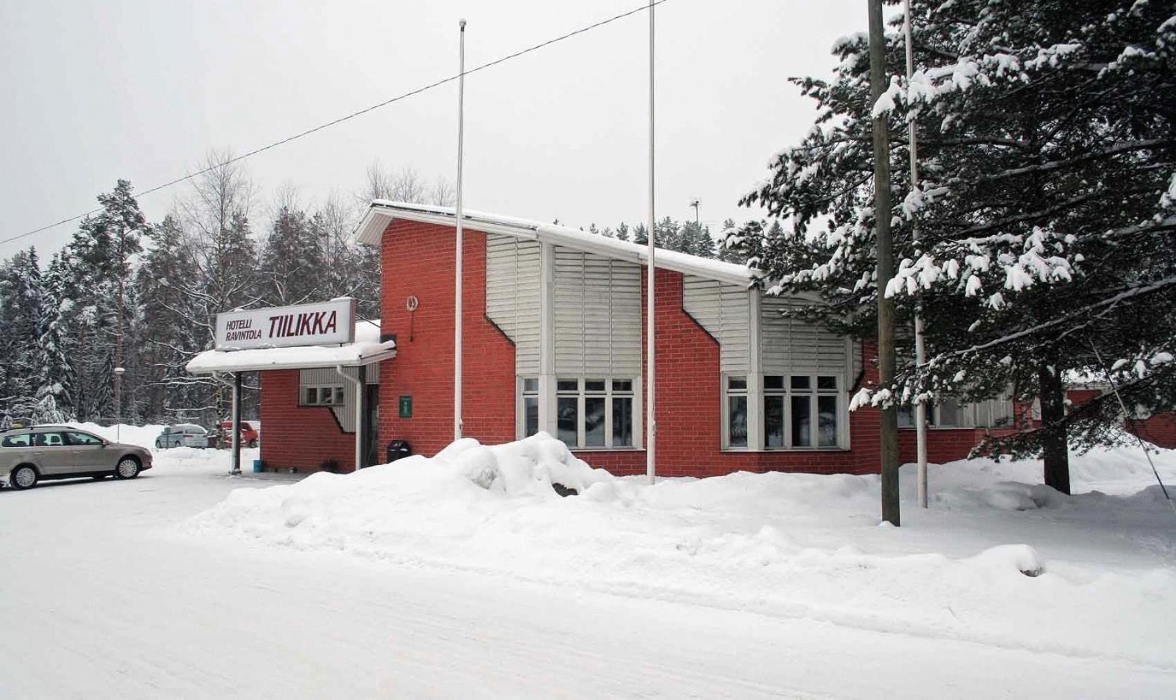 Hotelli Ravintola Tiilikka Раутаваара Экстерьер фото